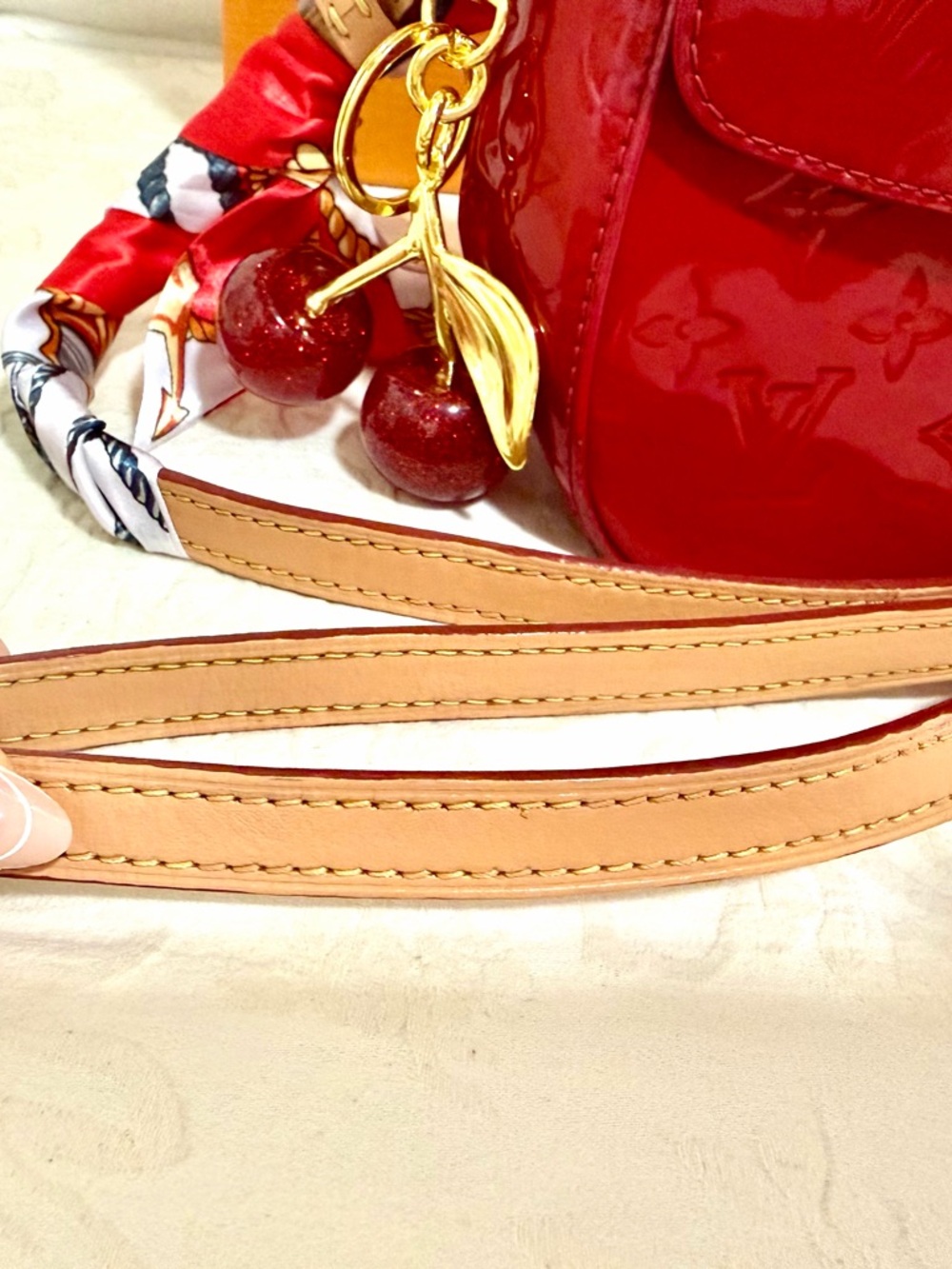 ✨ Gorgeous Gift! Louis Vuitton Pomme D’Amour Monogram Vernis Bellflower PM ✨ - Picture 10 of 14